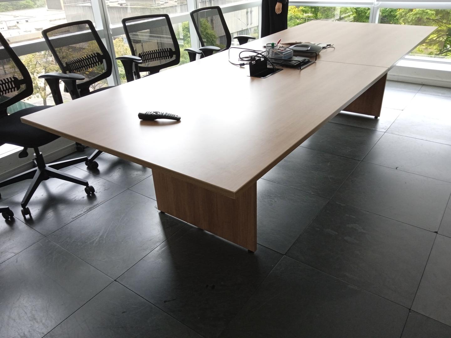 Mesa de reunião em MDF Marrom 74 cm x 320 cm x 120 cm