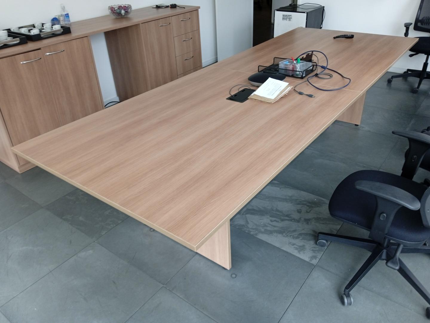 Mesa de reunião em MDF Marrom 74 cm x 320 cm x 120 cm