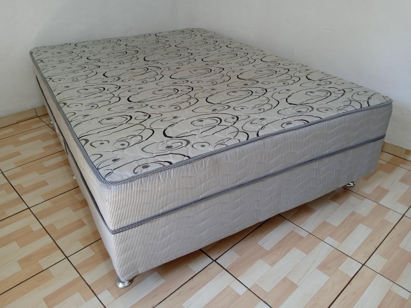 Cama box de casal padrão conjugada Turim Orthopedic em Estofado Tecido Marrom