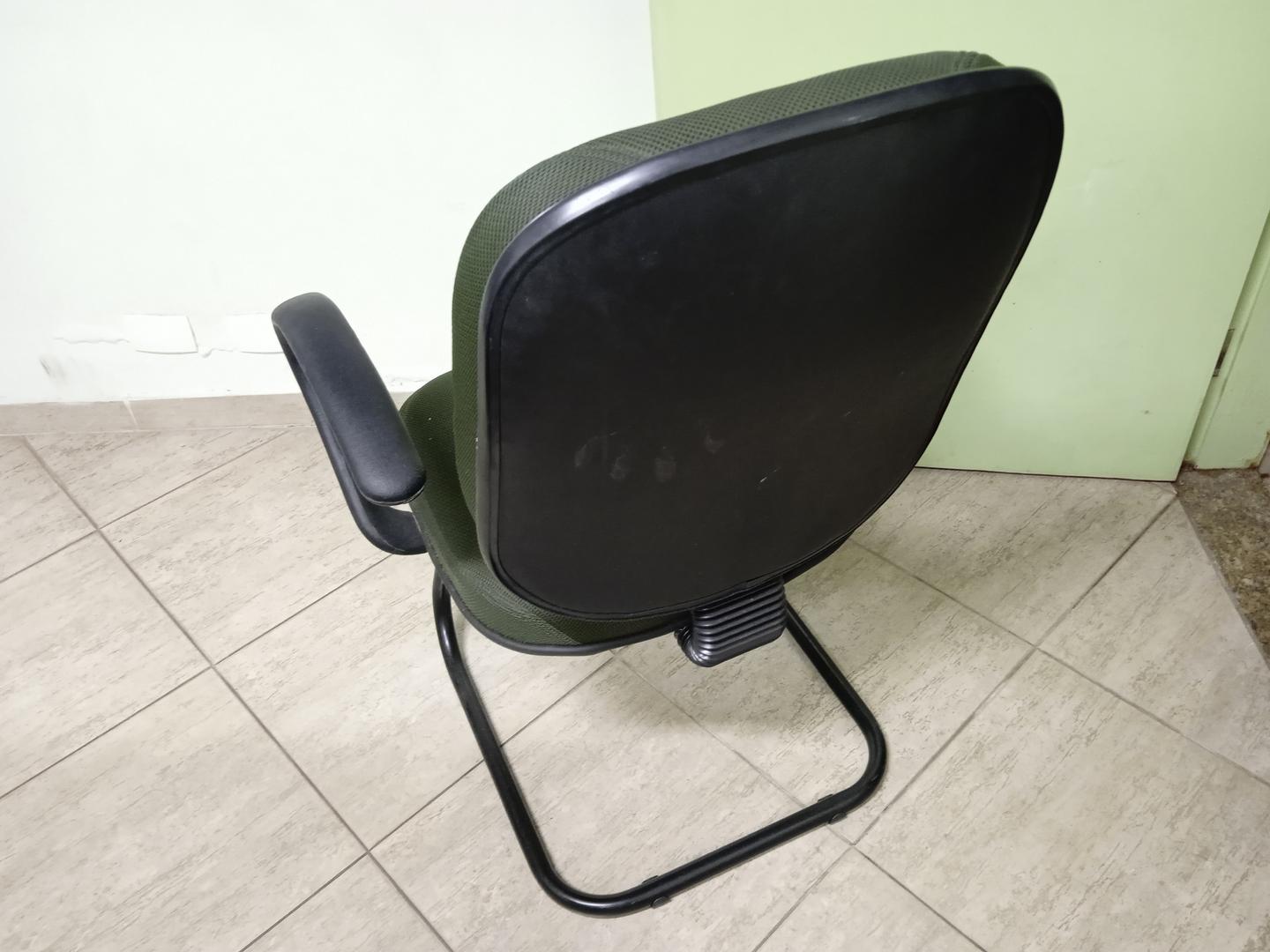 Cadeira de escritório c/ braços Cadflex em Aço / Tecido Verde 89 cm x 63 cm x 60 cm