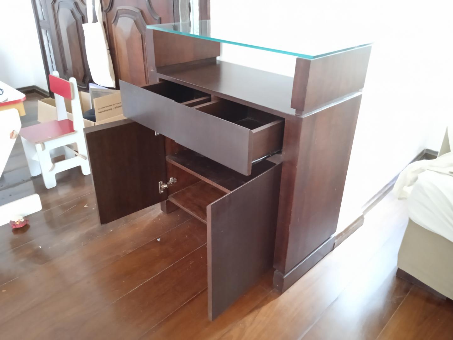 Buffet c/ 2 Gavetas 2 Portas em Madeira / Vidro Marrom 92 cm x 80 cm x 40 cm