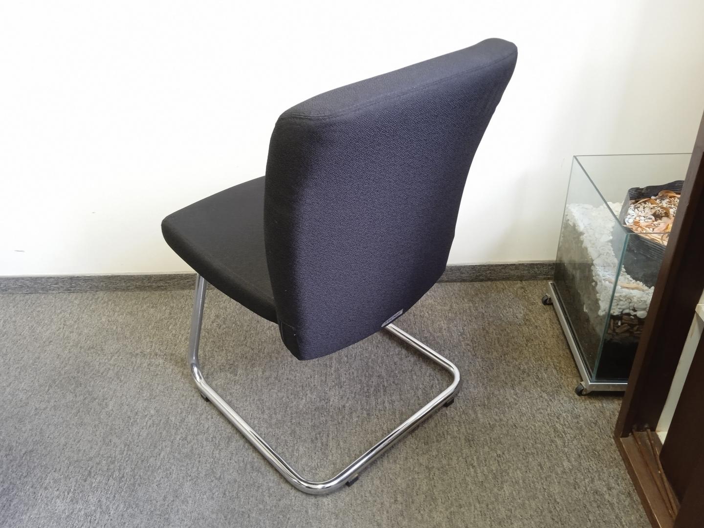 Cadeira de escritório fixa estofada s/ braços tecno seating em Aço / Tecido Preto