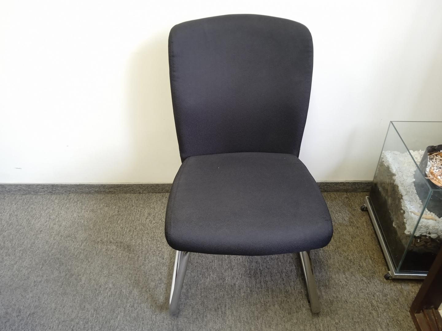 Cadeira de escritório fixa estofada s/ braços tecno seating em Aço / Tecido Preto