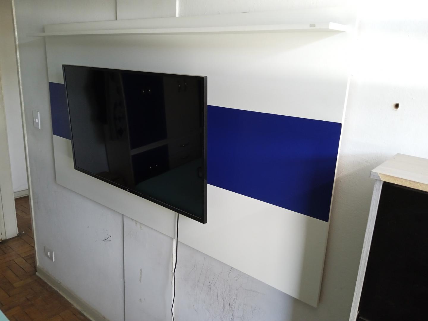 Painel p/ televisão c/ 1 prateleira em MDF Branco 98 cm x 180 cm x 2 cm