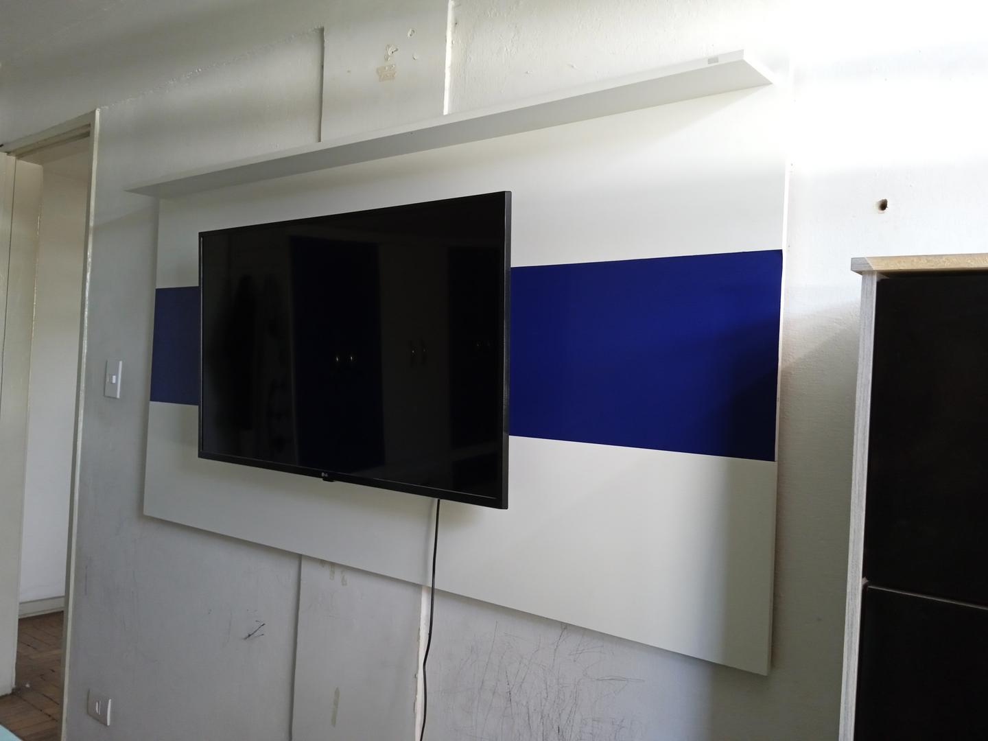 Painel p/ televisão c/ 1 prateleira em MDF Branco 98 cm x 180 cm x 2 cm