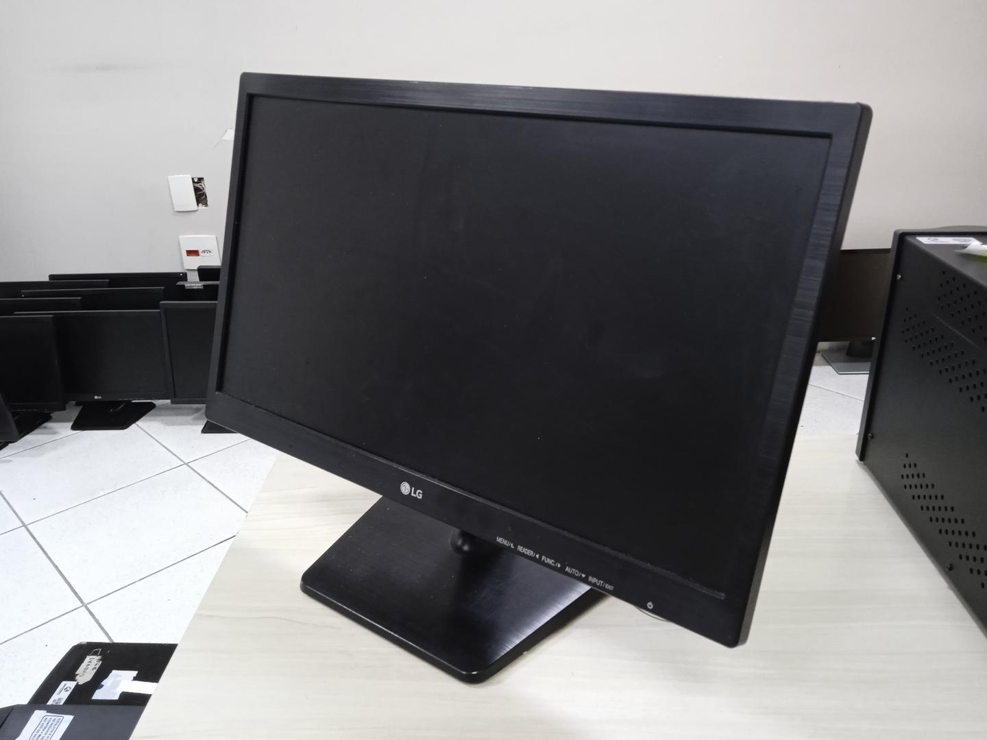 Monitor LG 20' VGA WideScreen LED