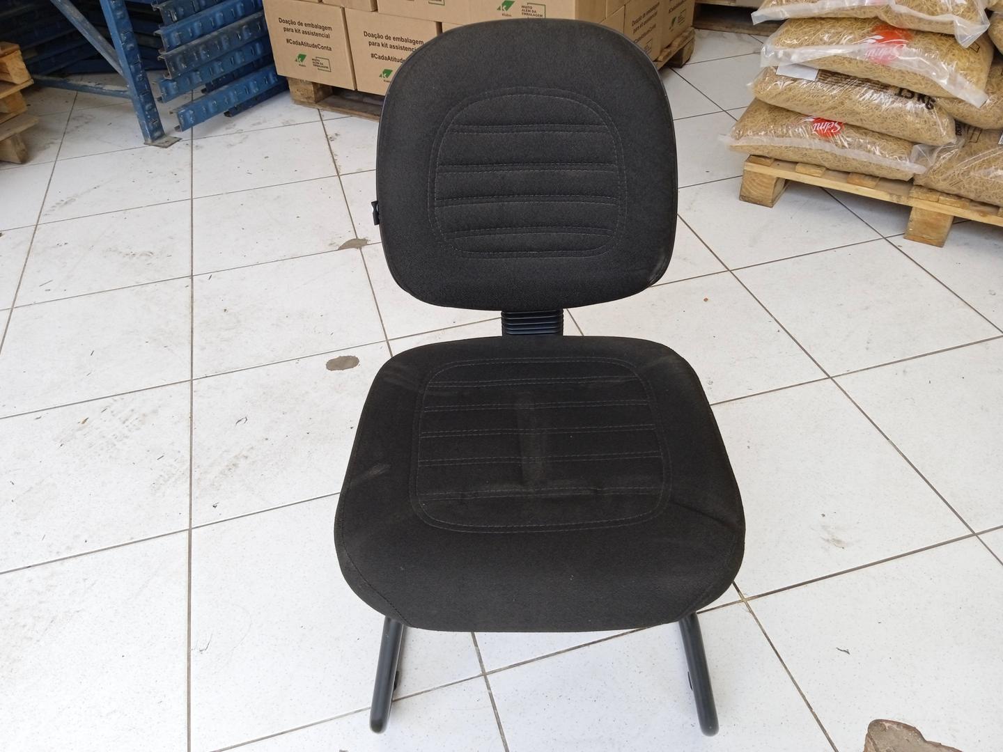 Cadeira de escritório estofada fixa s/ braços Coperflex Coperflex em Aço / Tecido Preto