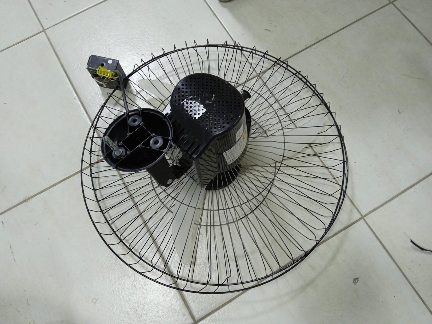 Ventilador de Parede Ventura em Metal Cinza 50 cm x 50 cm x 20 cm