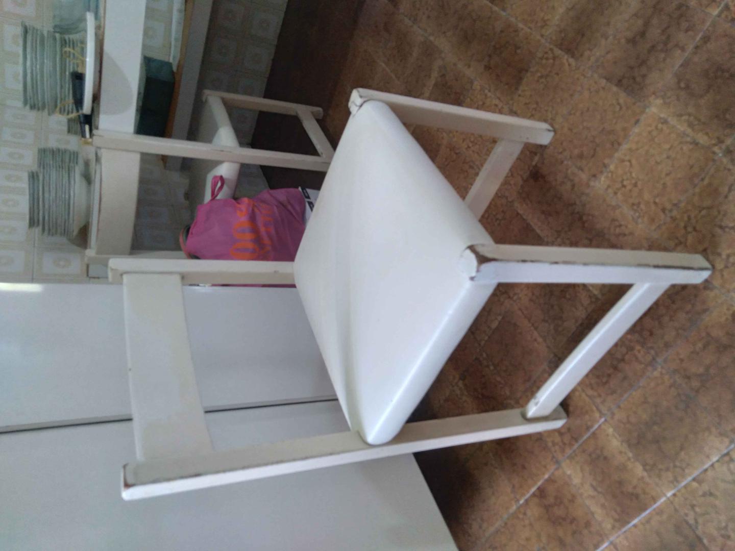 Cadeira s/ braços  em MDP / Estofado Branco 79 cm x 45 cm x 43 cm