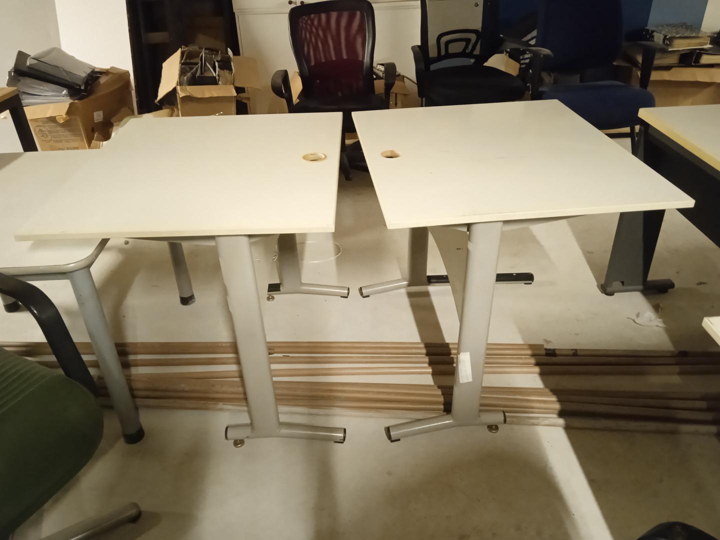 Mesa de apoio Quadrada em MDF / Aço Cinza 75 cm x 80 cm x 70 cm