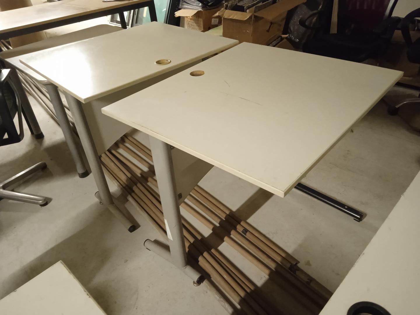 Mesa de apoio Quadrada em MDF / Aço Cinza 75 cm x 80 cm x 70 cm