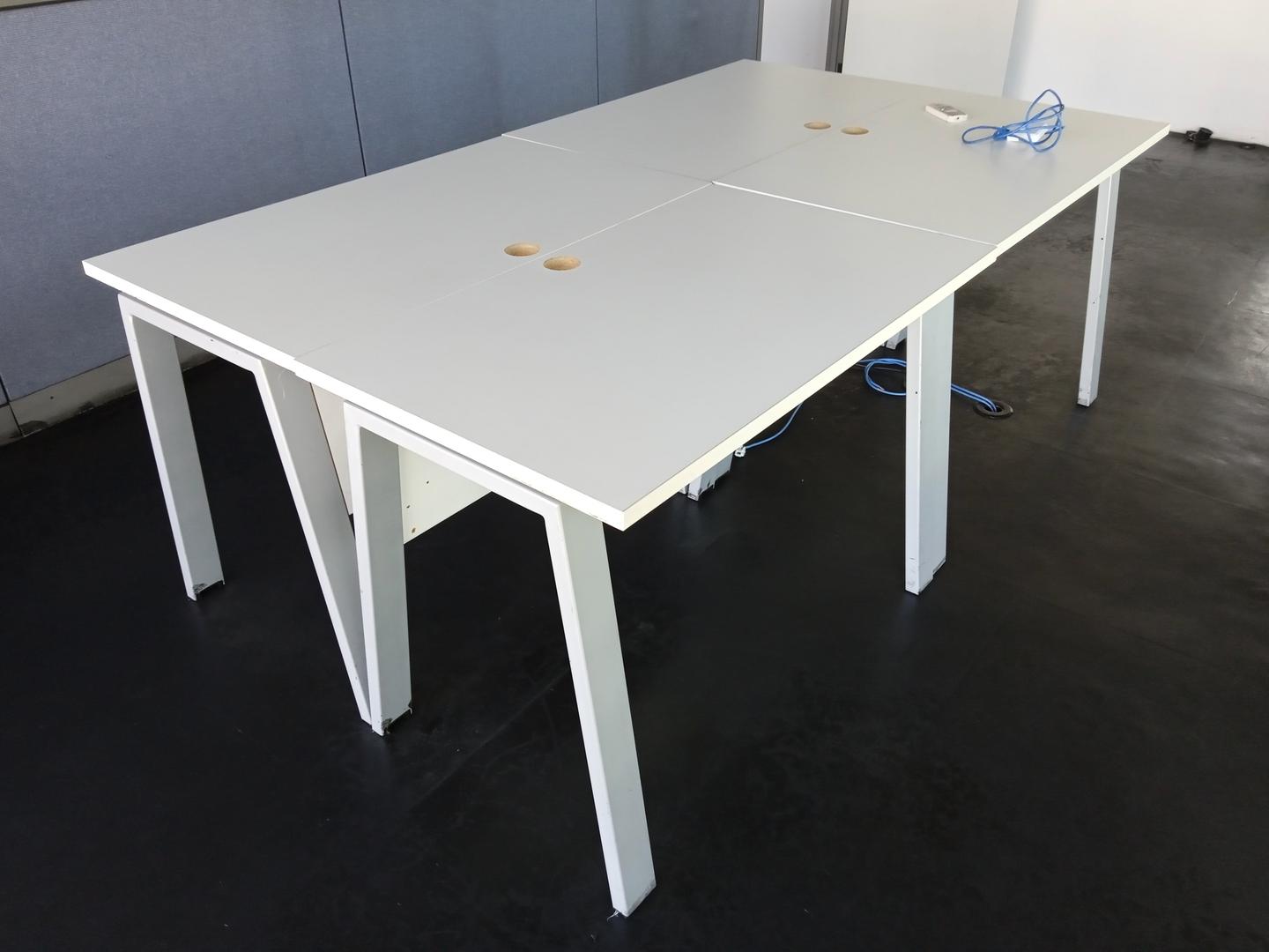 Mesa de escritório reta em Aço / MDF Branco 73 cm x 60 cm x 100 cm