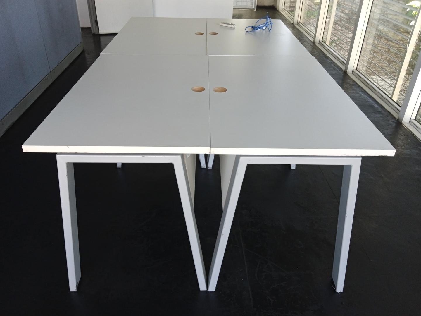 Mesa de escritório reta em Aço / MDF Branco 73 cm x 60 cm x 100 cm