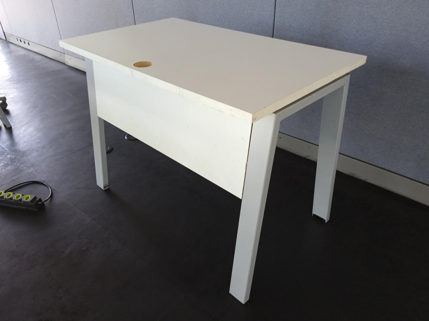 Mesa de escritório reta em Aço / MDF Branco 73 cm x 60 cm x 100 cm