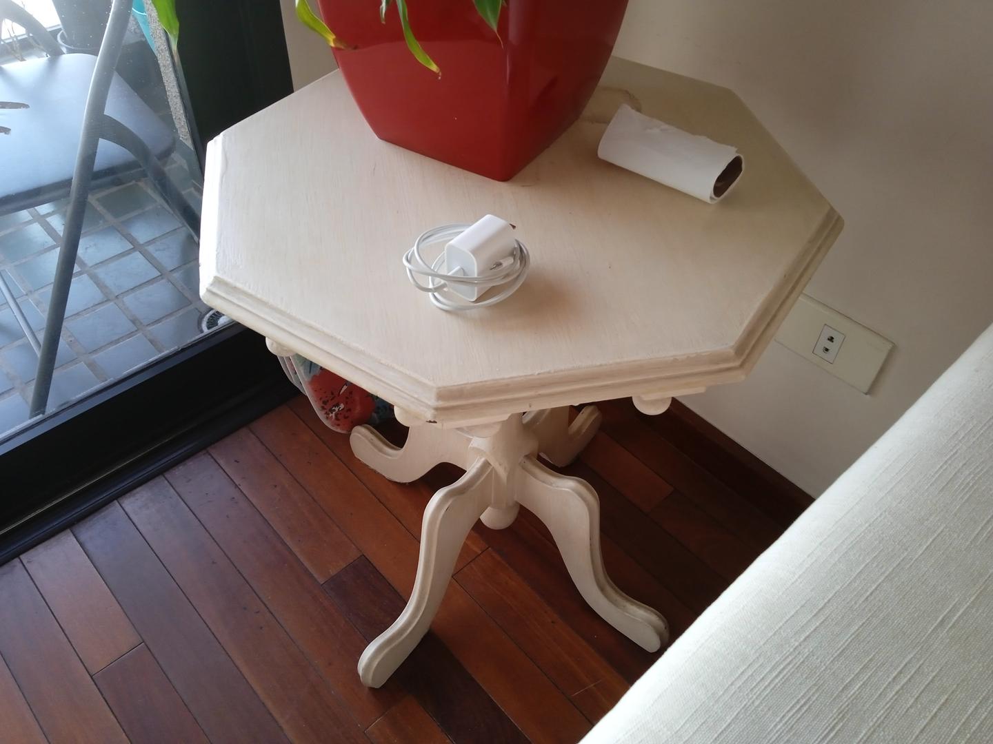 Mesa Lateral / Canto  em Madeira Branco 56 cm x 50 cm x 50 cm