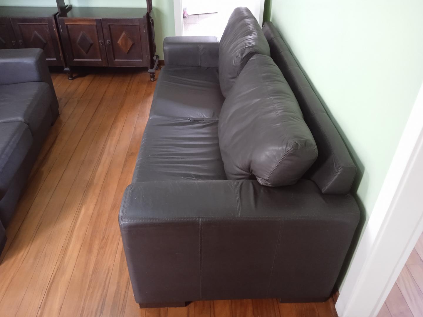 Sofa c/ 3 lugares em Couro Ecológico / Tecido Preto 80 cm x 220 cm x 95 cm