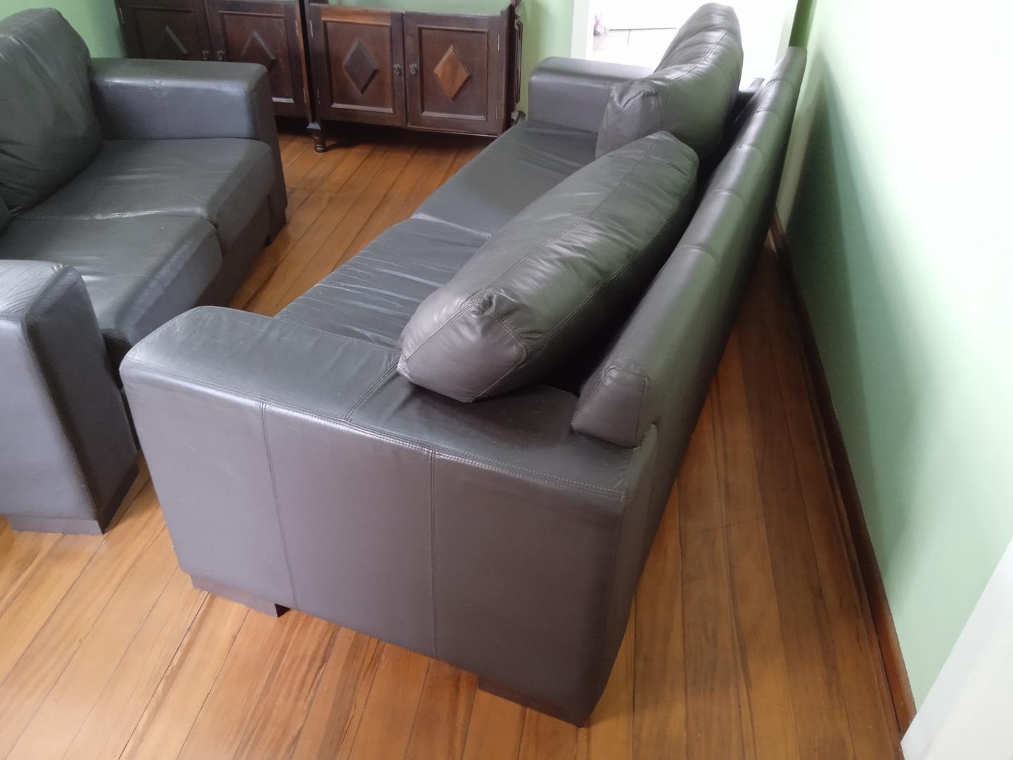 Sofa c/ 3 lugares em Couro Ecológico / Tecido Preto 80 cm x 220 cm x 95 cm