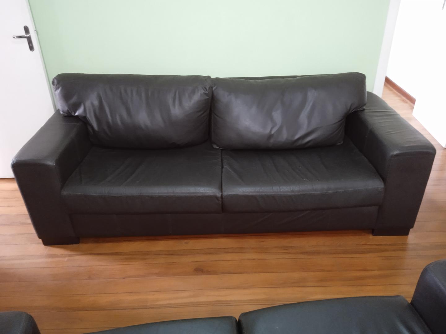 Sofa c/ 3 lugares em Couro Ecológico / Tecido Preto 80 cm x 220 cm x 95 cm