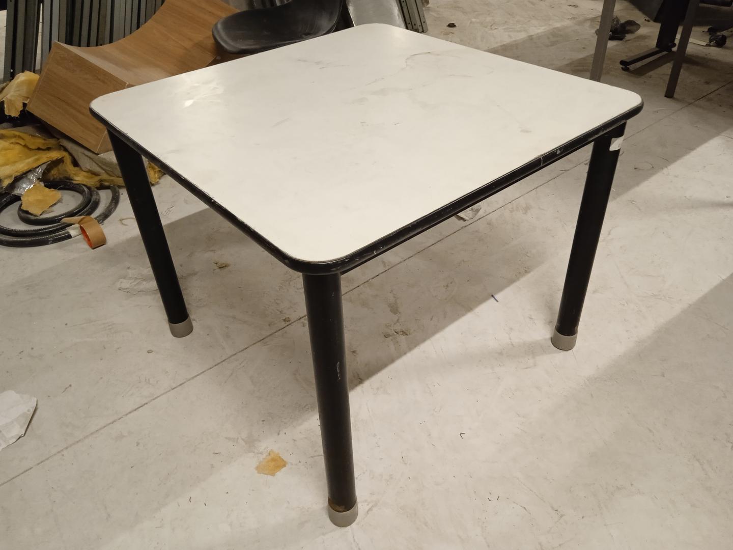 Mesa de Escritório Quadrada em Aço / MDF Bege 63 cm x 78 cm x 78 cm