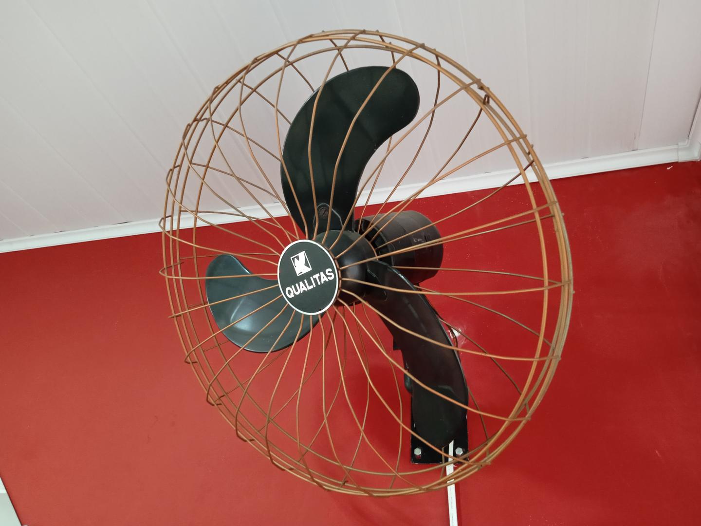 Ventilador de parede Qualitas em Aço / Plástico Preto 60 cm x 60 cm x 42 cm