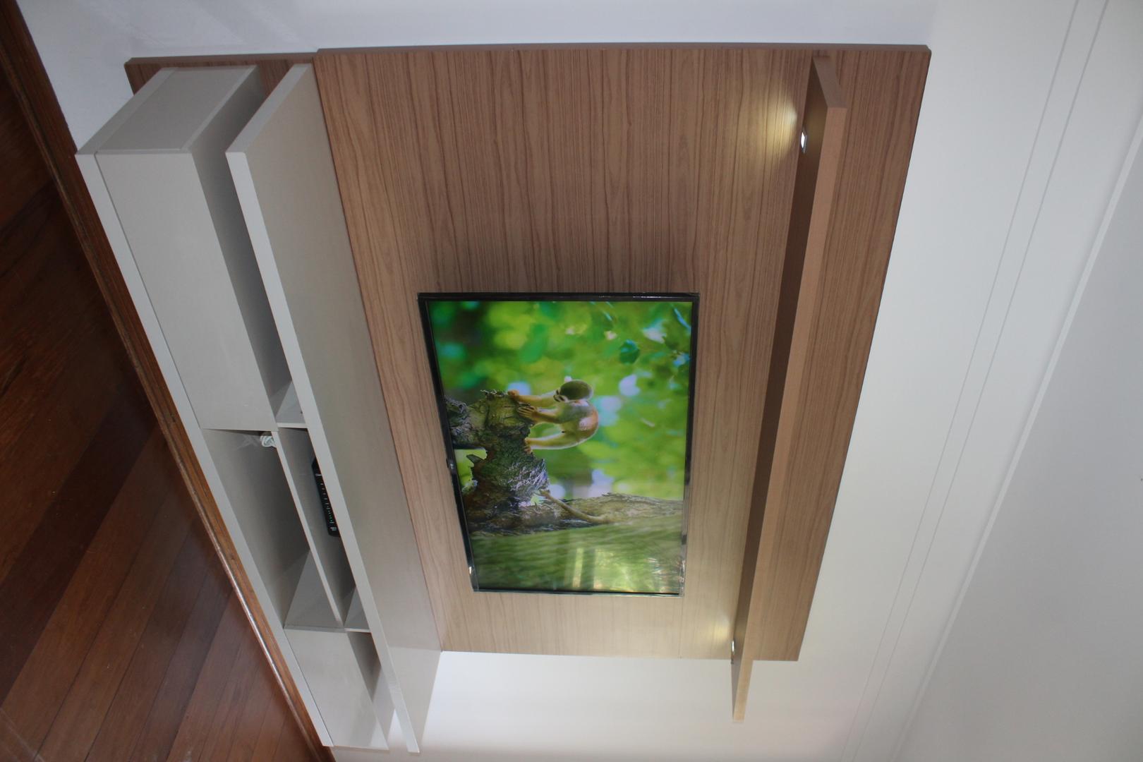 Painel p/ TV Sidlar em MDF Marrom 175 cm x 220 cm x 45 cm