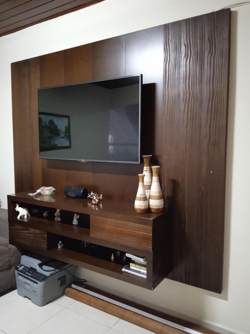 Painel p/ tv c/ 2 nichos em MDF Marrom 180 cm x 220 cm x 34 cm