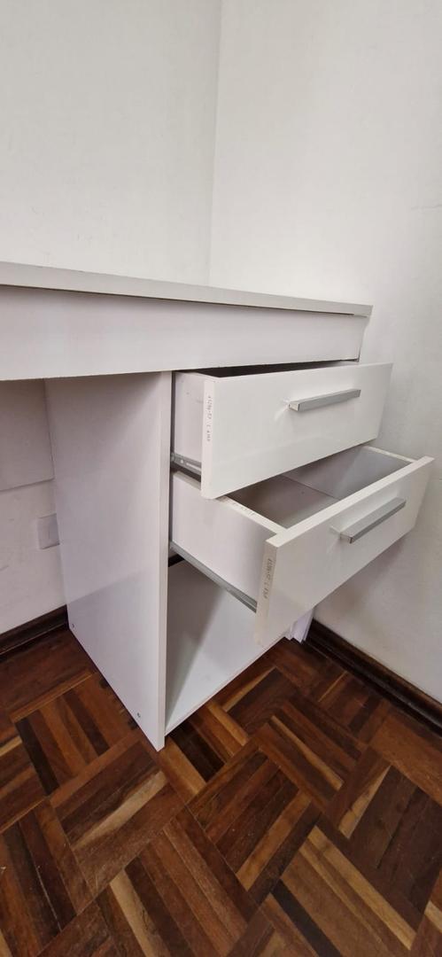 Escrivaninha / Mesa de Escritório c / 2 gavetas em MDF Branco 77 cm x 415 cm x 122 cm