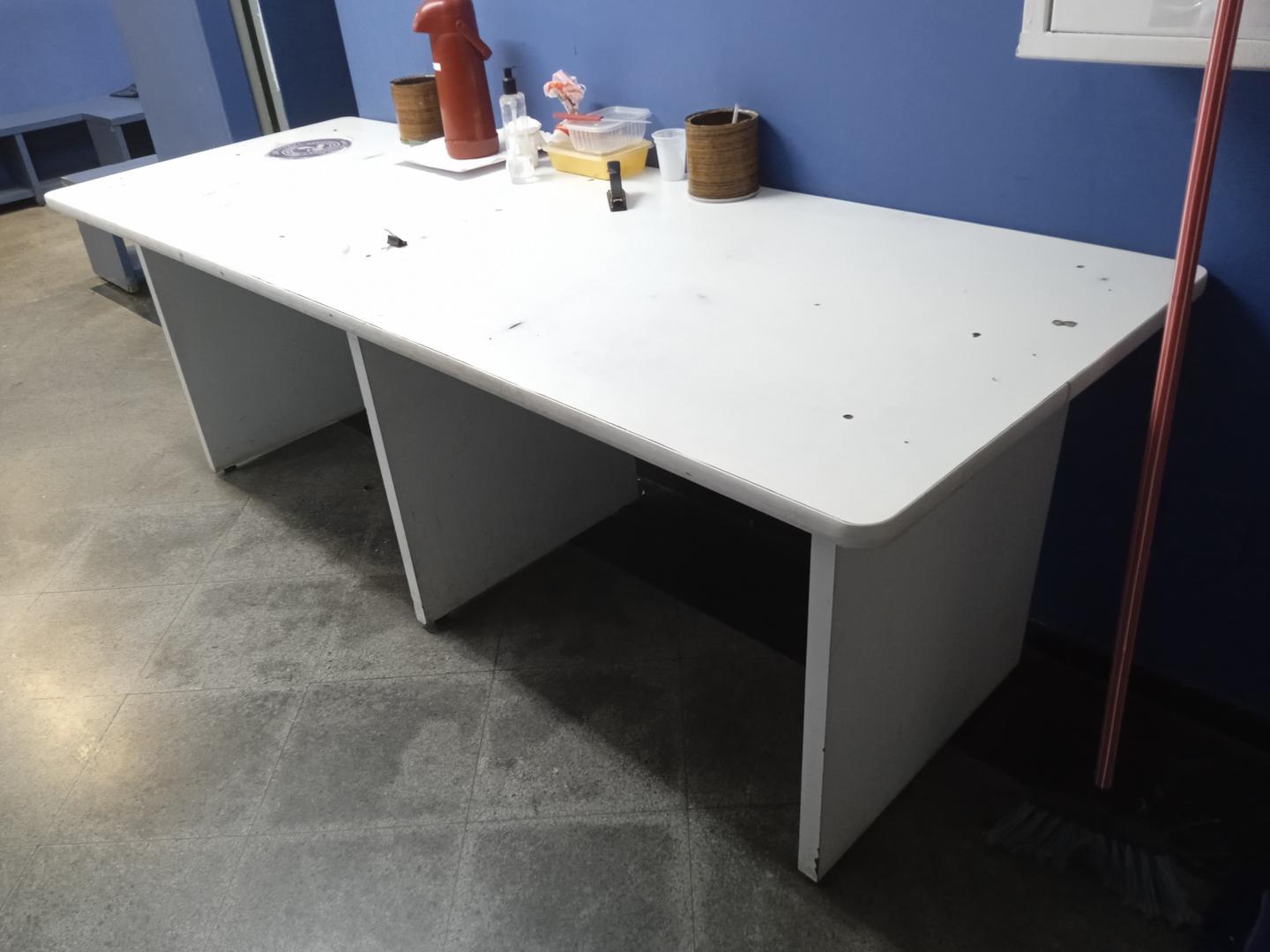 Mesa de Escritório em MDF Branco 76 cm x 220 cm x 80 cm