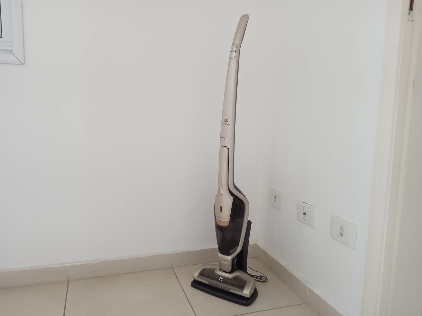 Aspirador de pó Electrolux ergorapido em Plástico Cinza 110 cm x 29 cm x 18 cm