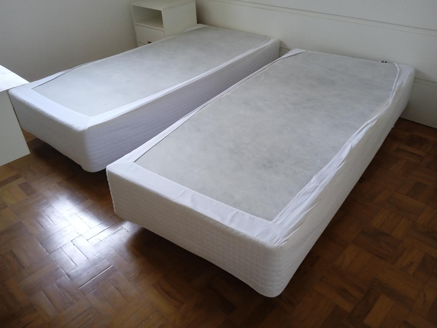 Cama box solteiro em Madeira / Tecido Branco 37 cm x 88 cm x 188 cm