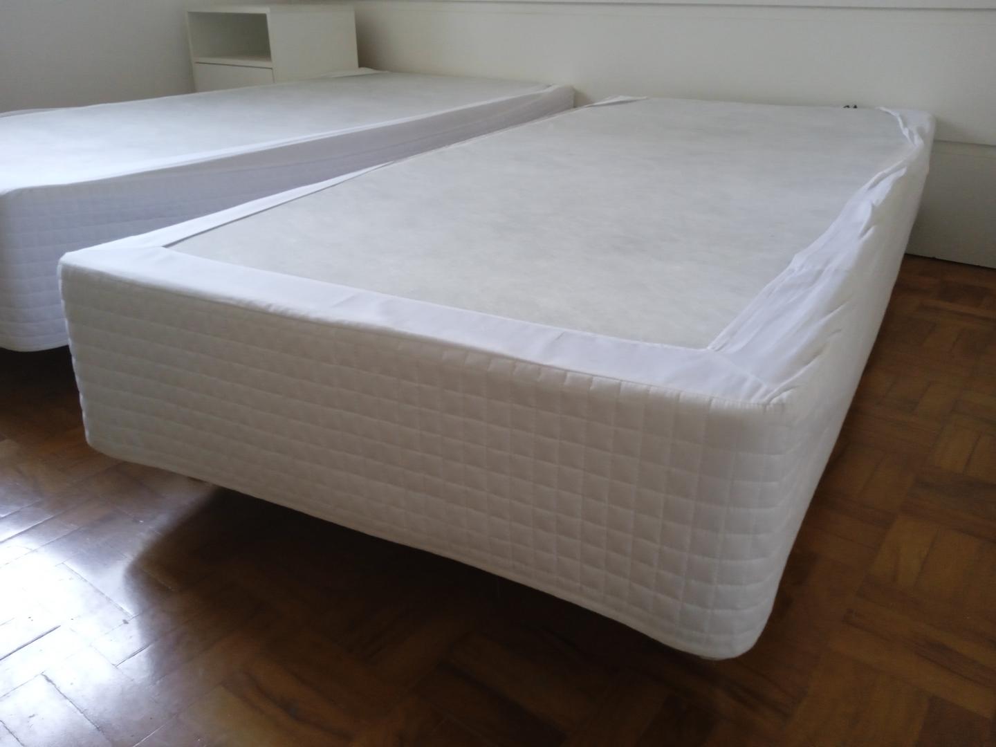 Cama box solteiro em Madeira / Tecido Branco 37 cm x 88 cm x 188 cm