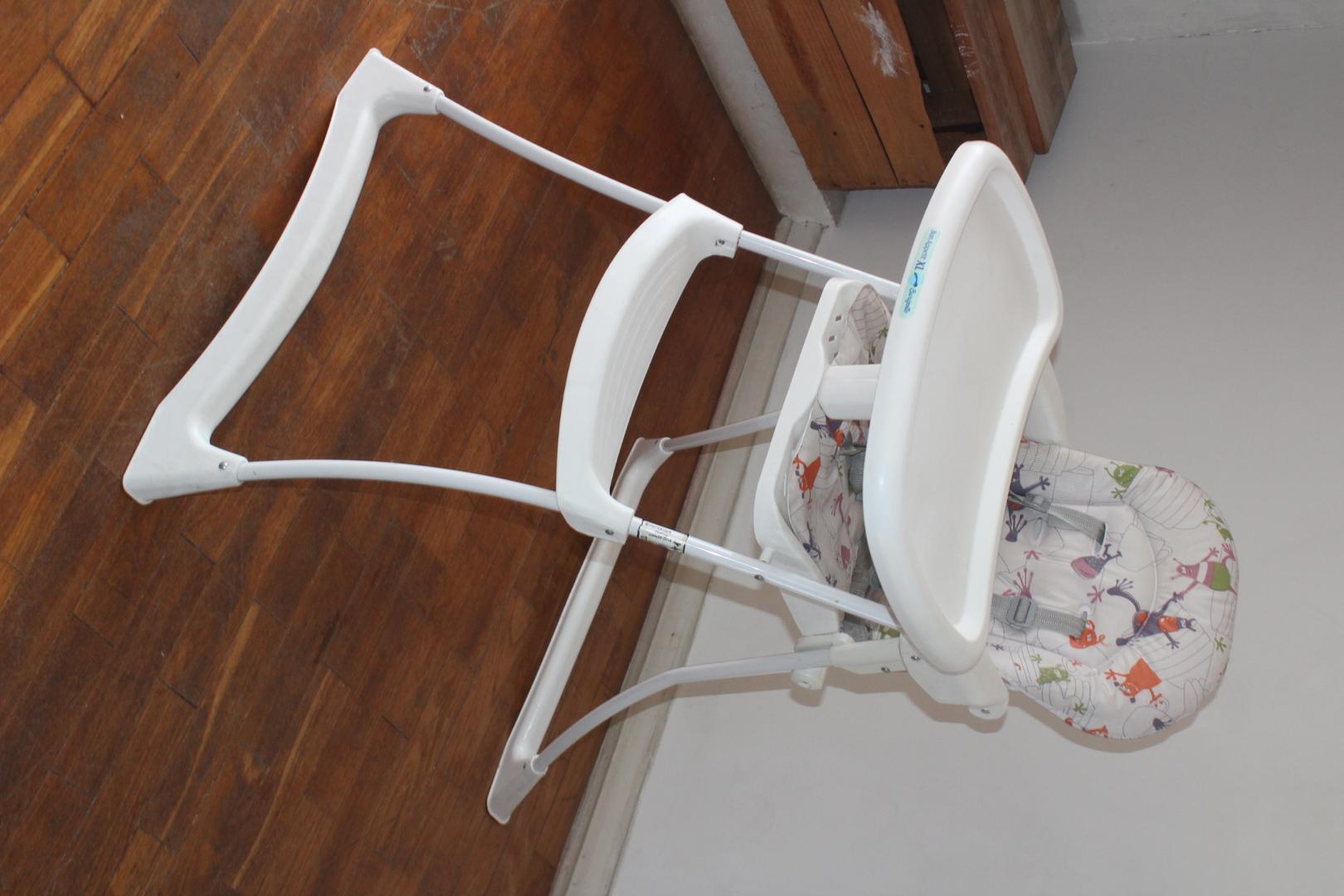 Cadeira p/ Bebe  Burigotto em Plástico / Aço Branco 95 cm x 65 cm x 85 cm