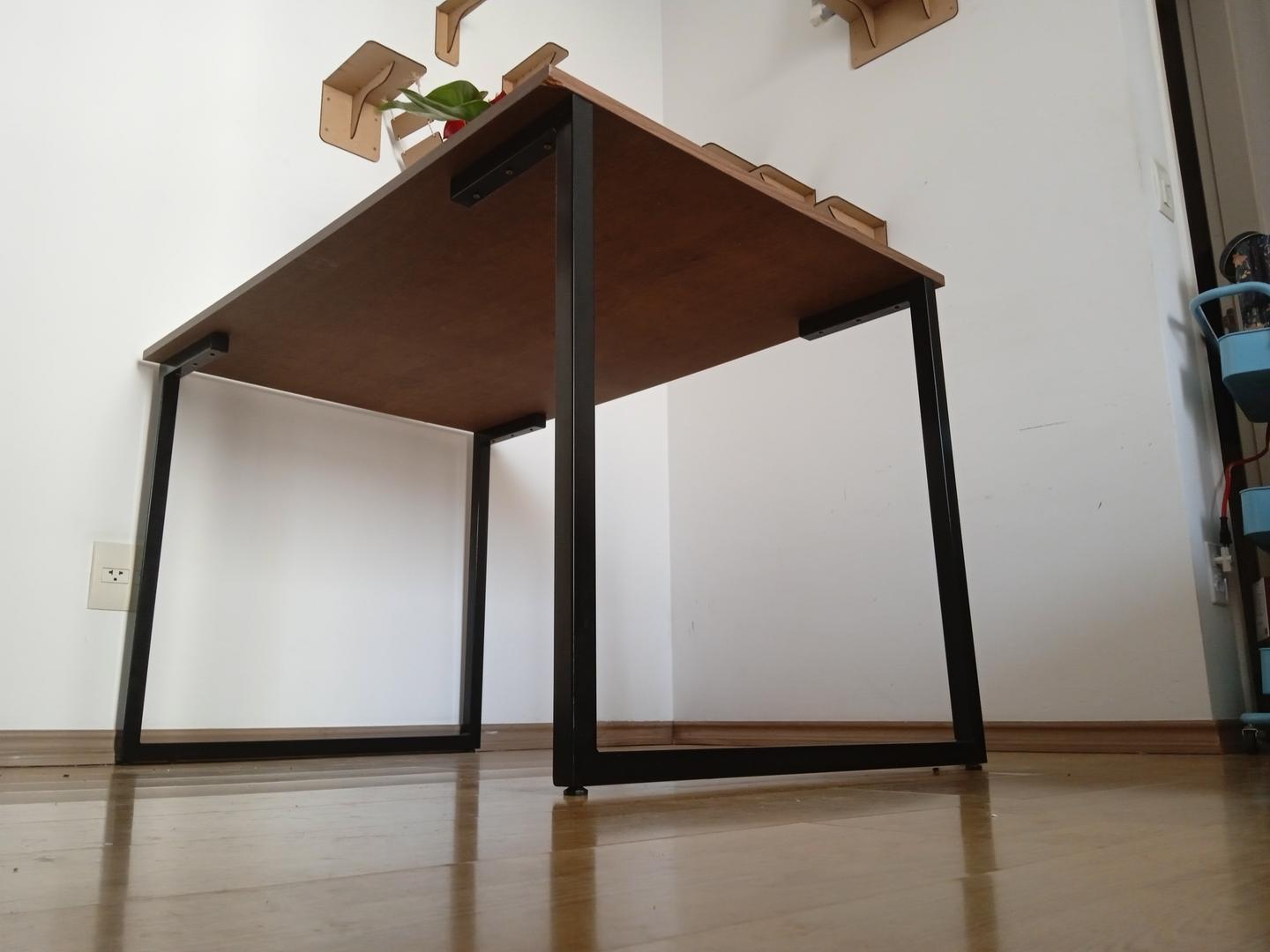 Mesa de jantar Industrial em Aço / MDF Marrom 74 cm x 80 cm x 120 cm