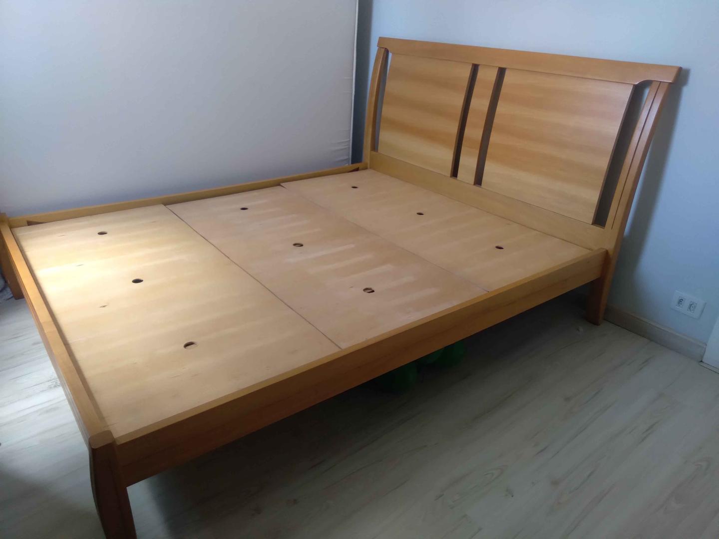 Cama Queen c/ cabeceira  em Madeira Bege 111 cm x 174 cm x 210 cm