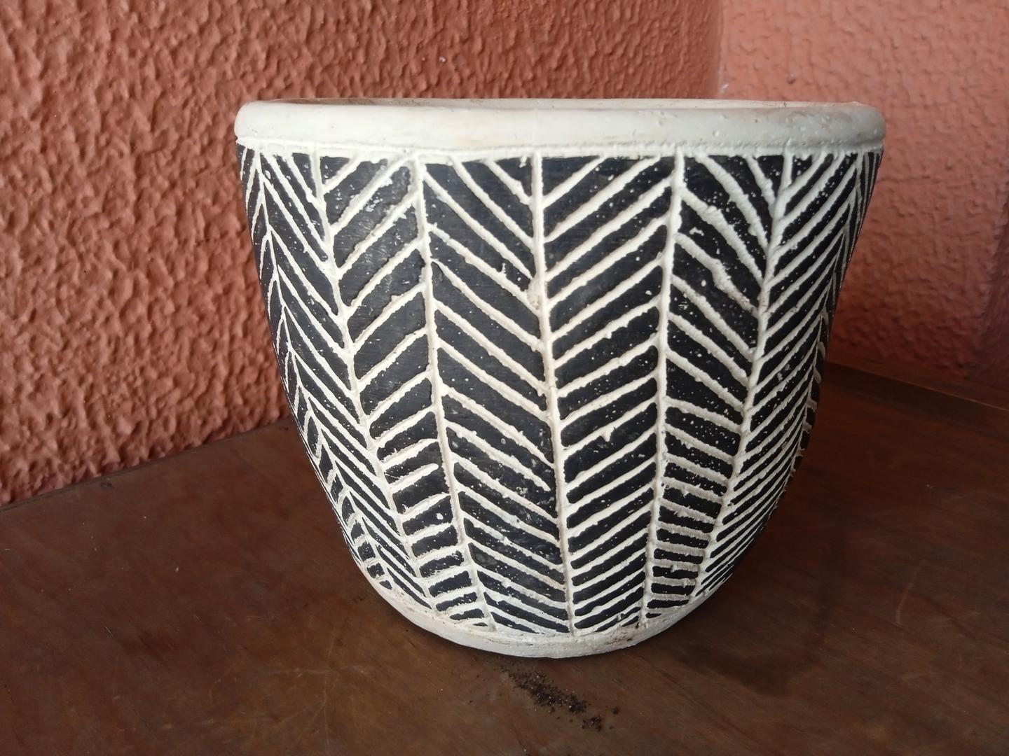 Vaso em Cerâmica Preto 13 cm x 15 cm x 15 cm