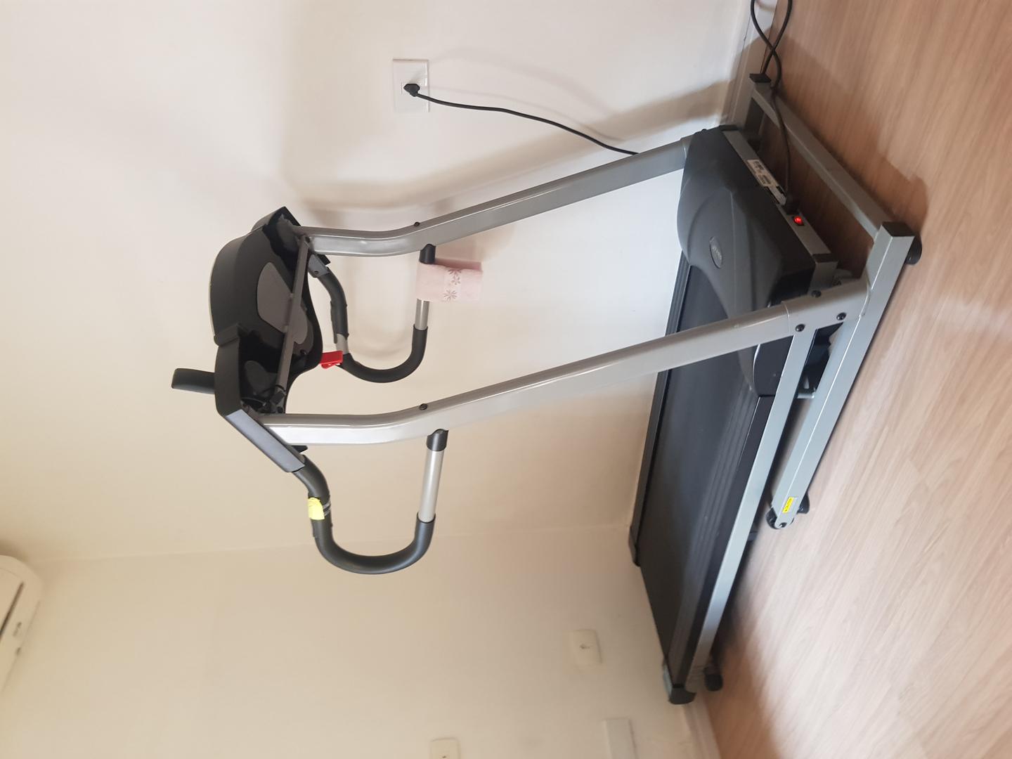 Esteira ergométrica treo T101 treadmill Preto