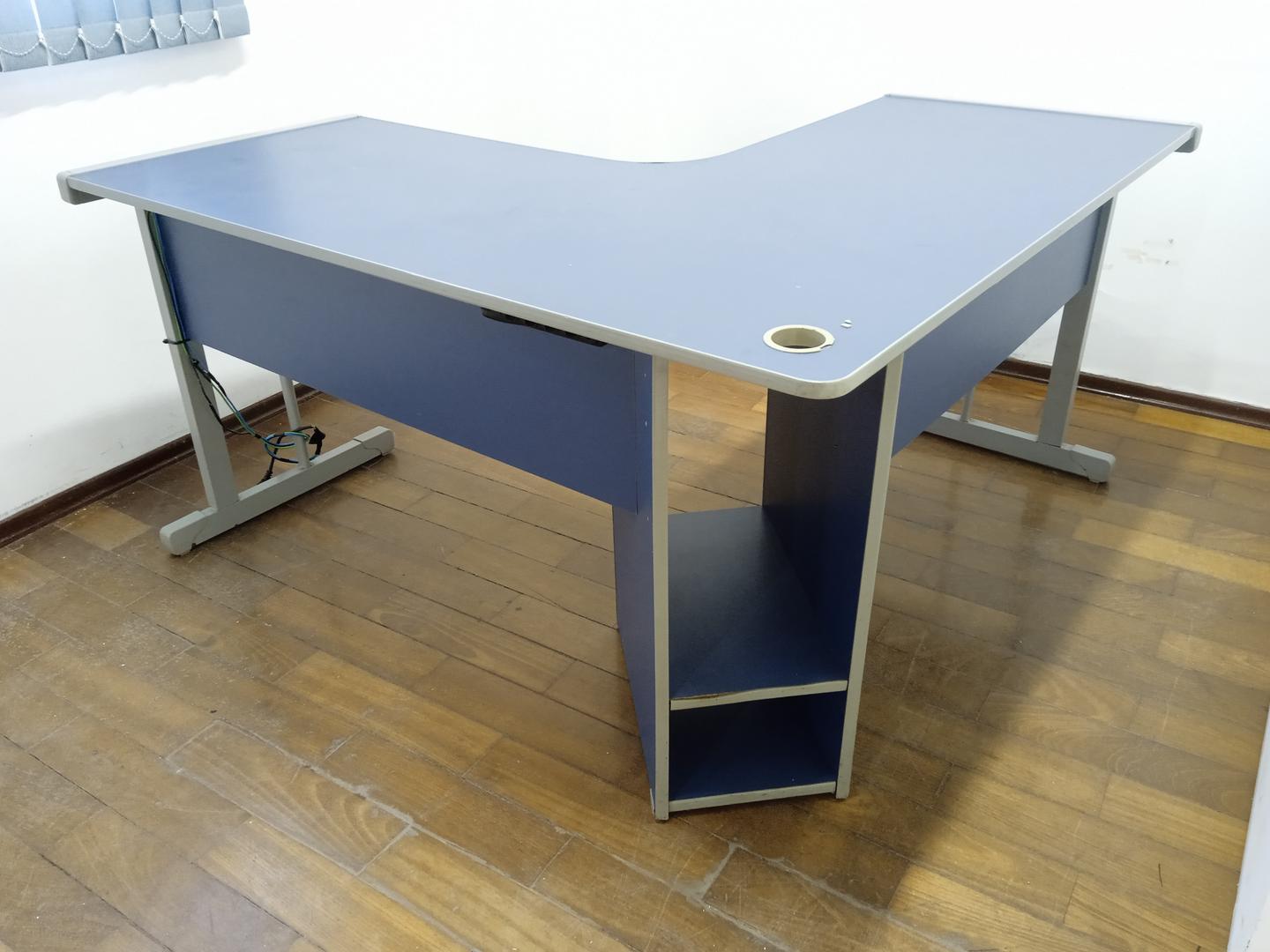 Mesa de Escritório em L c/ 2 gavetas em MDF Azul 73 cm x 140 cm x 138 cm