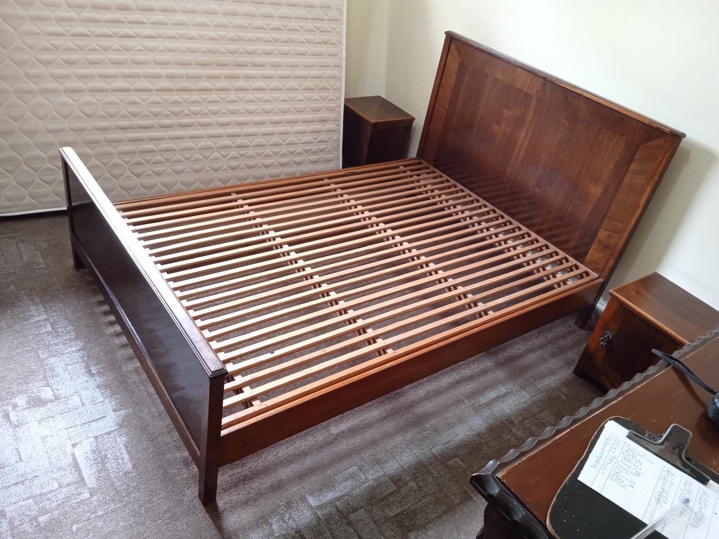 Cama Antiga de casal padrão em Madeira Marrom 112 cm x 145 cm x 200 cm