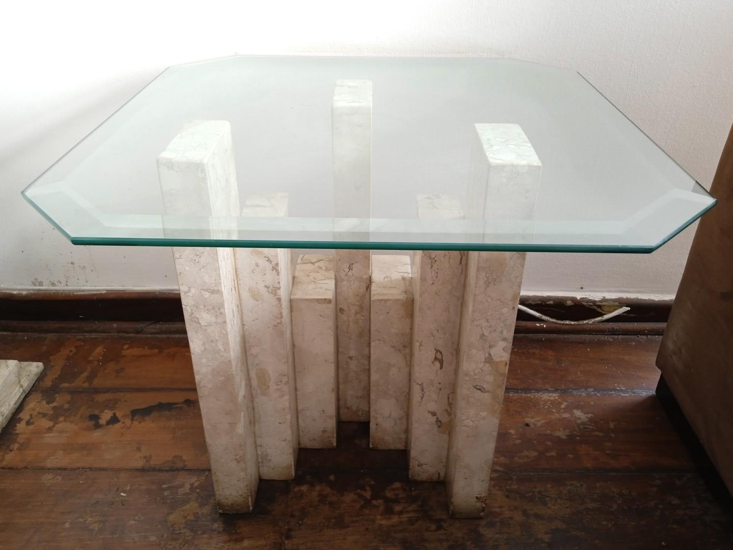 Mesa de Canto em Mármore Branco c/ Tampo em Vidro 47 cm x 50 cm x 50 cm