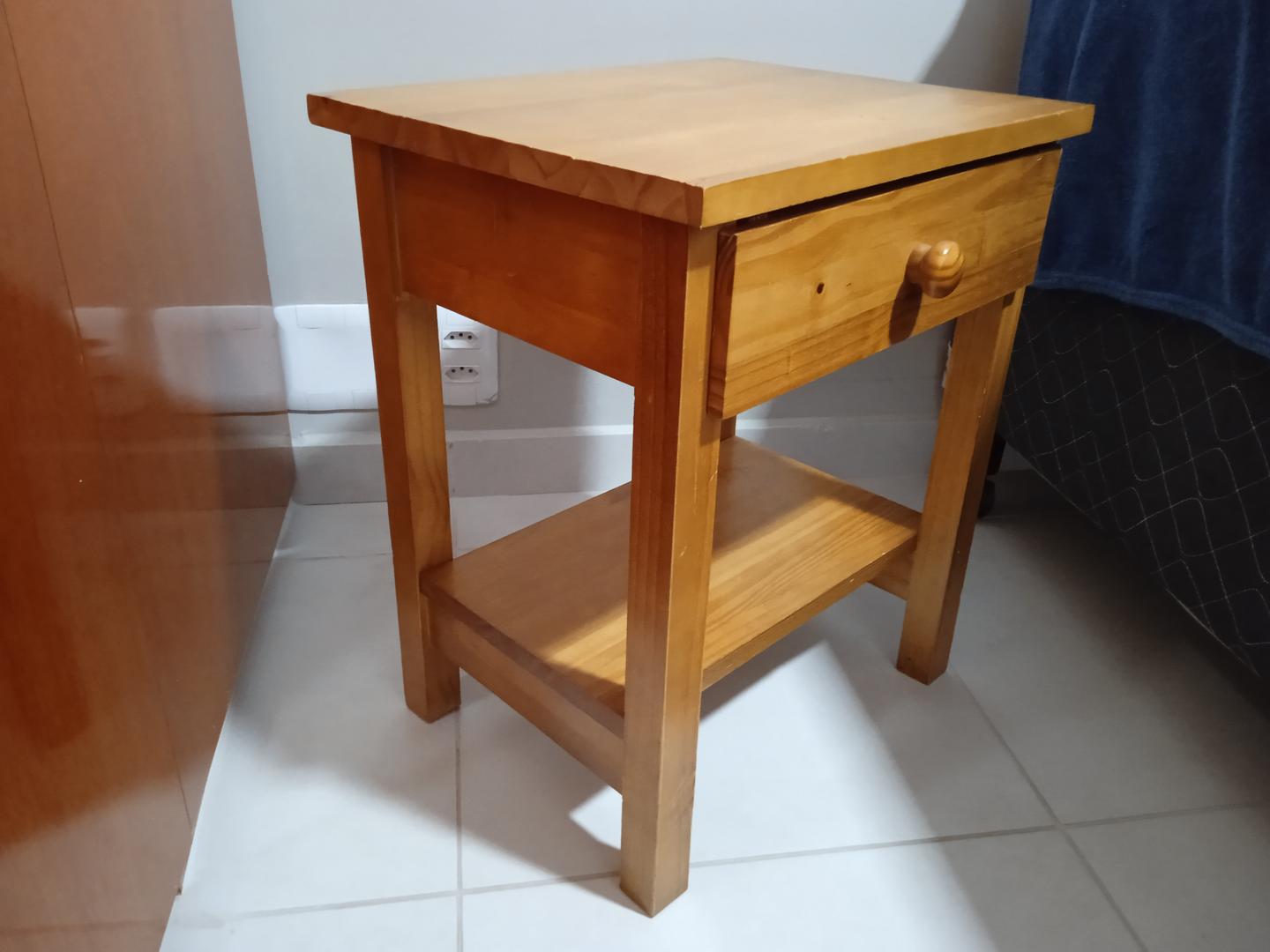 Mesa de Cabeceira c/ 1 Gaveta  em Madeira Marrom 50 cm x 41 cm x 35 cm