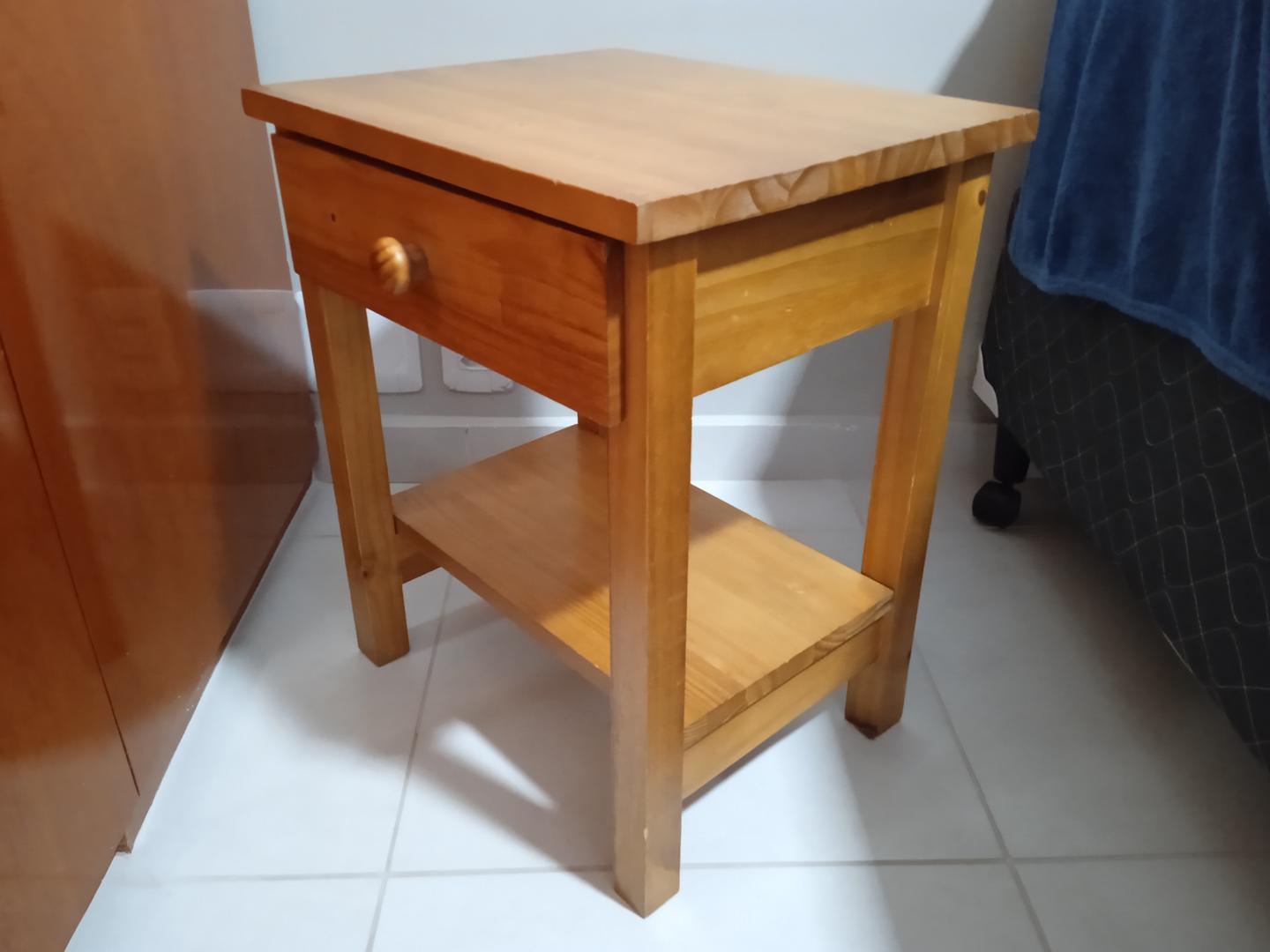 Mesa de Cabeceira c/ 1 Gaveta  em Madeira Marrom 50 cm x 41 cm x 35 cm