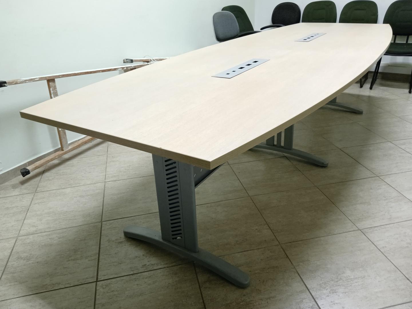 Mesa de reunião em MDF / Metal Bege 76 cm x 110 cm x 300 cm