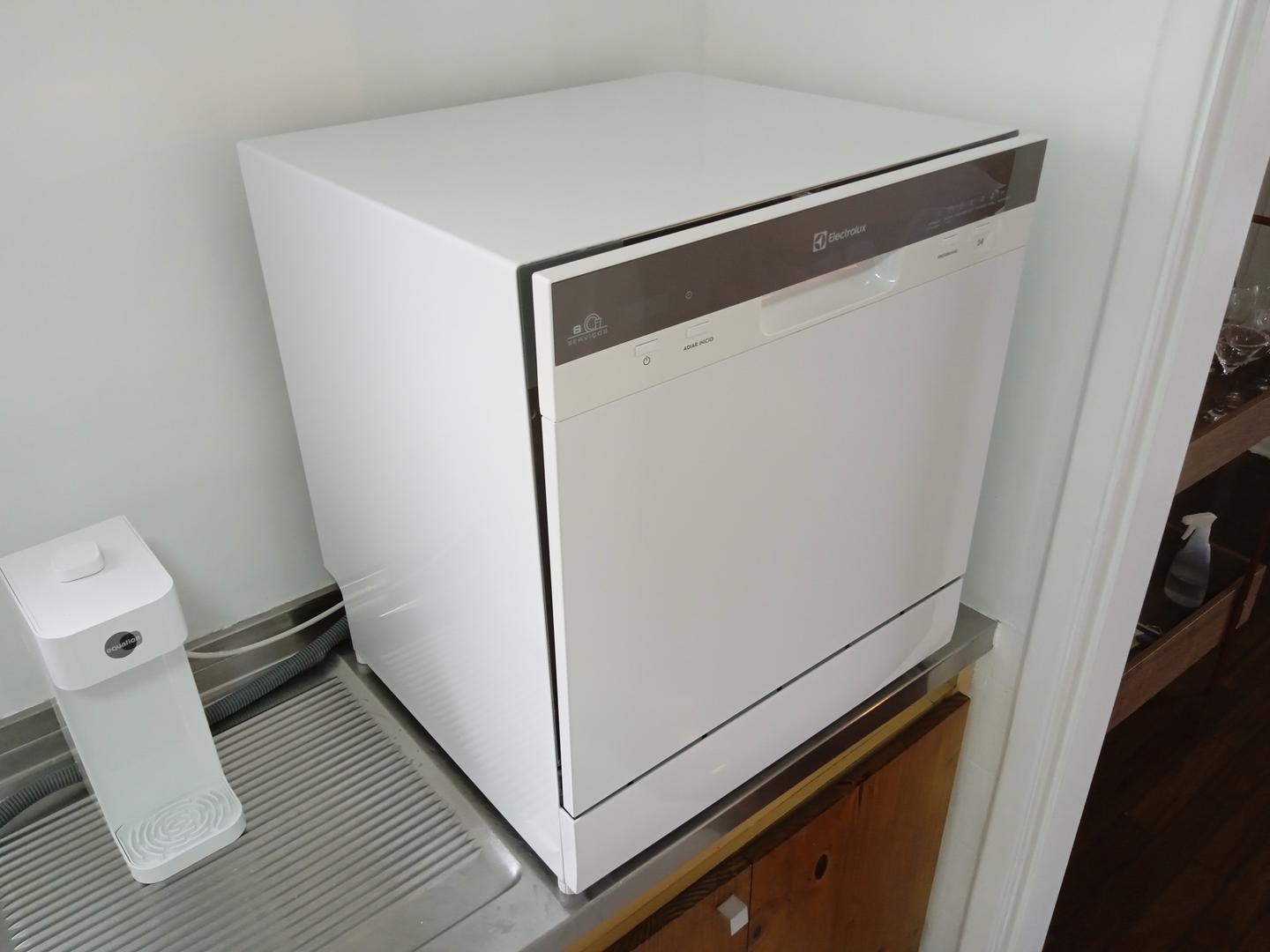 Máquina de lavar louças Electrolux LL08B em Aço Branco 60 cm x 55 cm x 52 cm