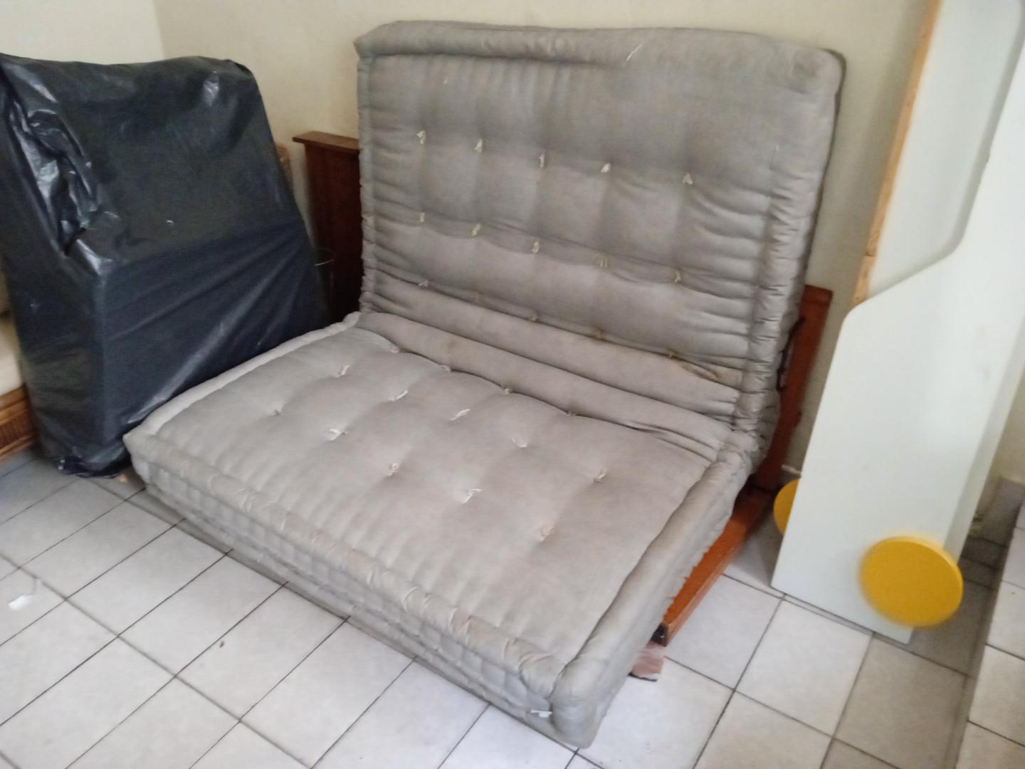 Futon em Estofado / Espuma Cinza 20 cm x 135 cm x 190 cm