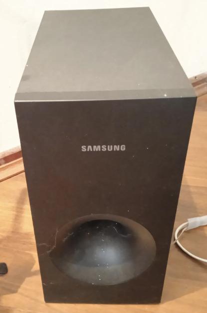 Home theater e Speaker system Impedance 3/SoundBar Samsung Preto