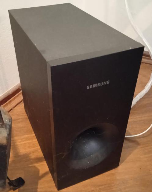 Home theater e Speaker system Impedance 3/SoundBar Samsung Preto