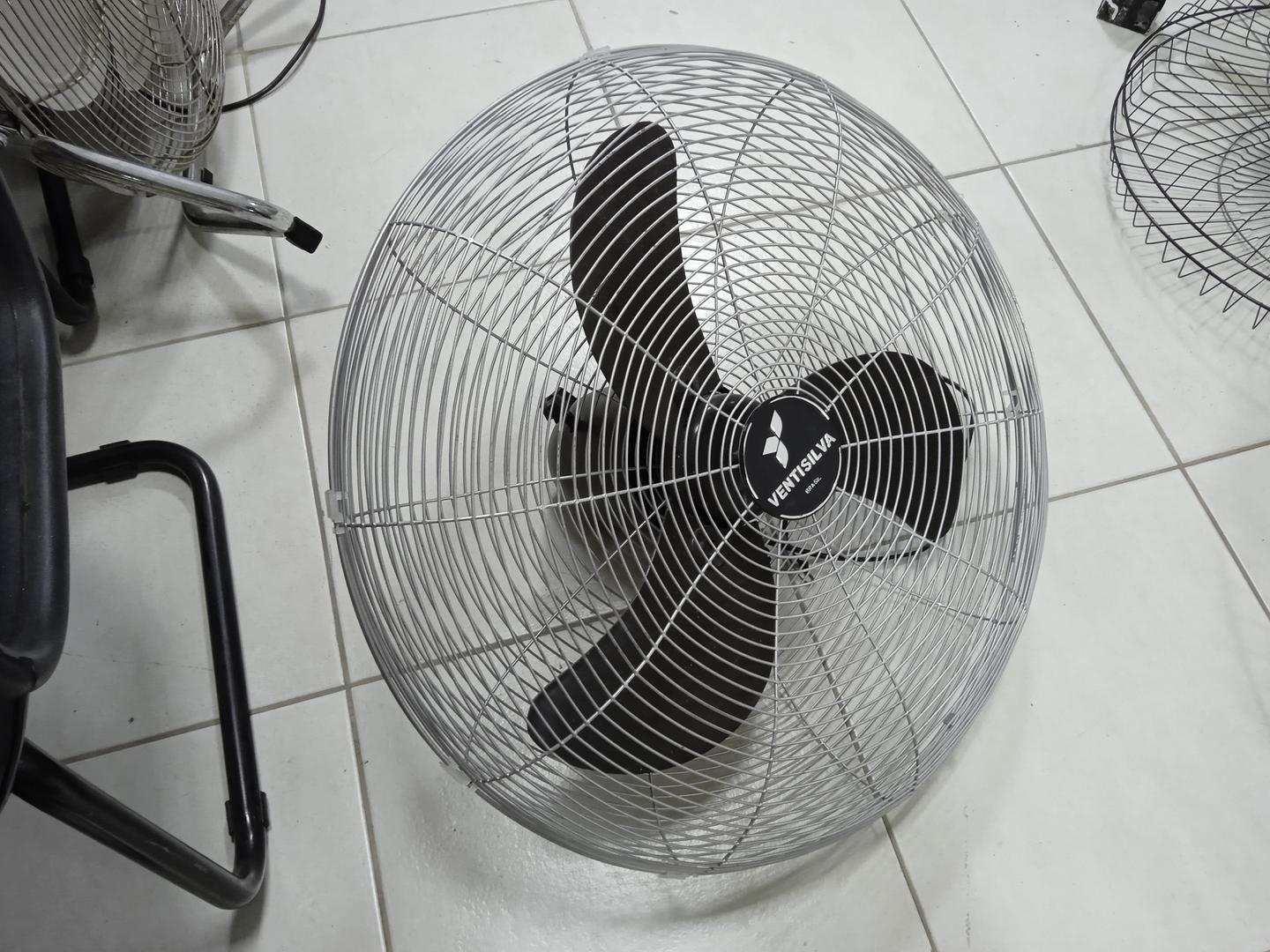 Ventilador de Parede VPL em Metal Cinza 60 cm x 30 cm x 22 cm