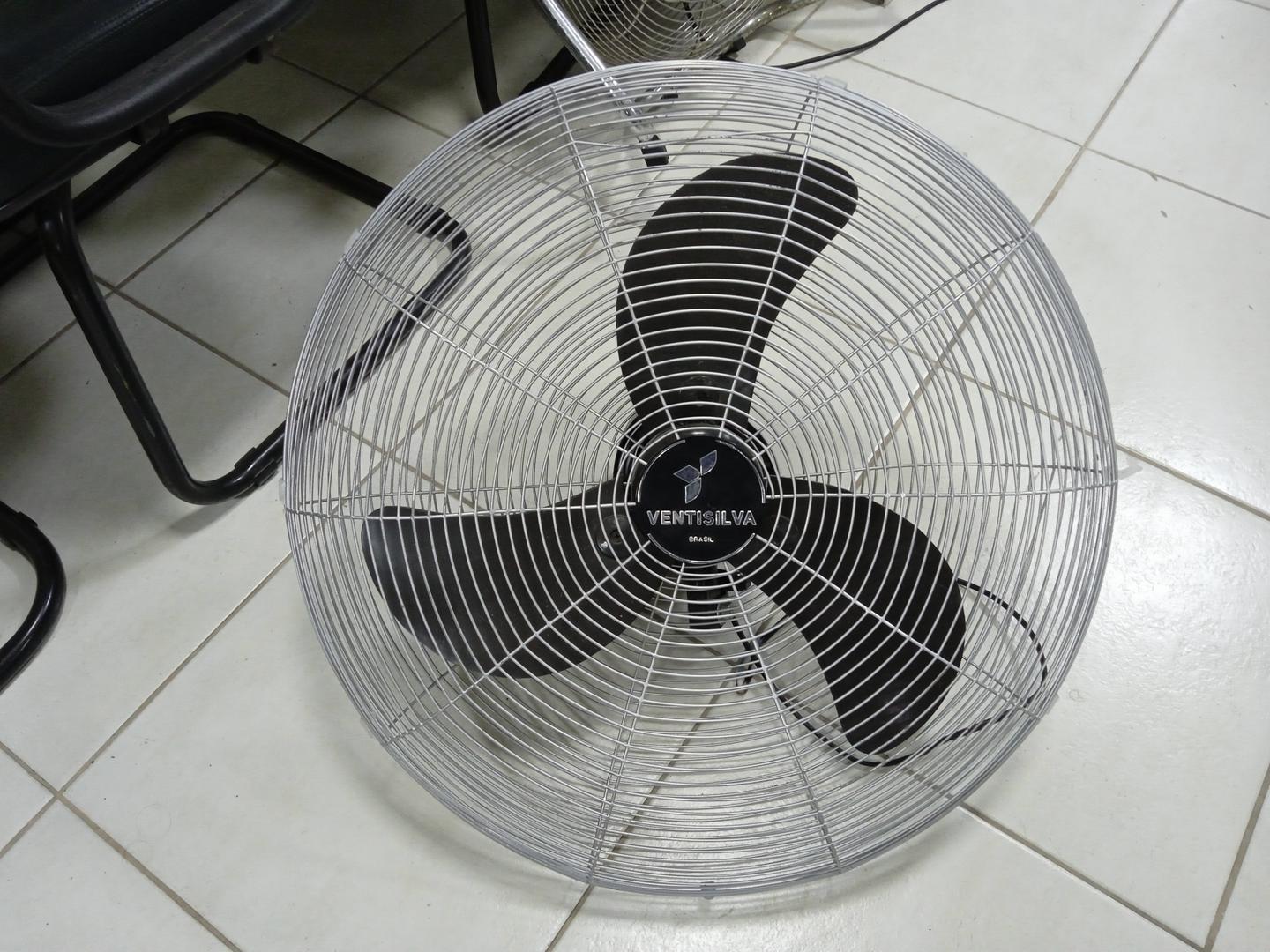 Ventilador de Parede VPL em Metal Cinza 60 cm x 30 cm x 22 cm