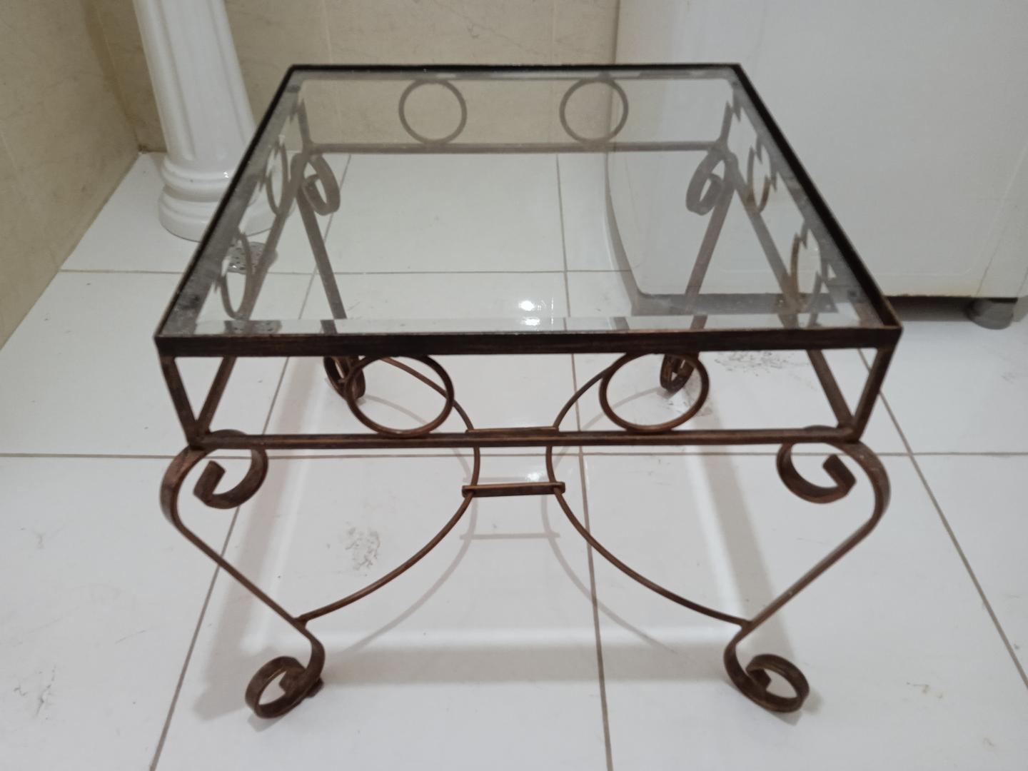 Mesa lateral em Aço / Vidro Cinza 48 cm x 57 cm x 57 cm