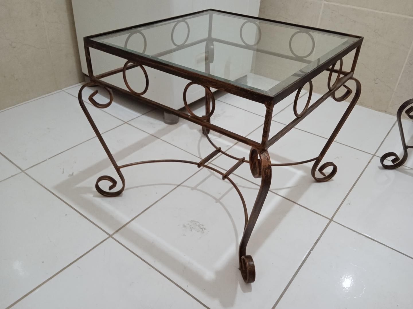 Mesa lateral em Aço / Vidro Cinza 48 cm x 57 cm x 57 cm